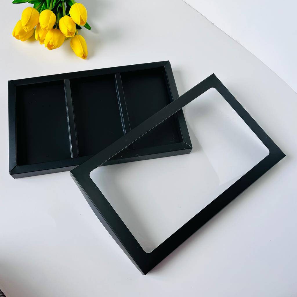 3 Bölmeli Pencereli Tablet Çikolata Kutusu — galeri görseli